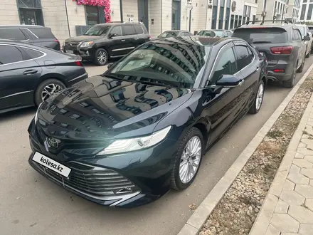 Toyota Camry 2019 года за 15 000 000 тг. в Астана – фото 2