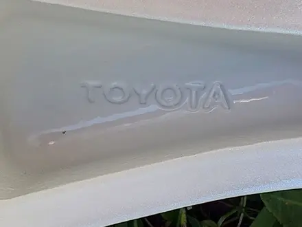 R17 Toyota в новом состоянии без ремонта основания за 195 000 тг. в Алматы – фото 11