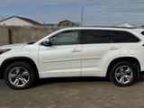 Toyota Highlander 2016 года за 12 800 000 тг. в Актау – фото 3