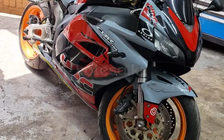 Honda  CBR 1000 RR/RA Fireblade 2005 года за 2 999 999 тг. в Караганда