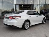 Toyota Camry 2018 годаүшін13 600 000 тг. в Шымкент – фото 4