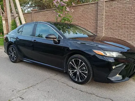 Toyota Camry 2019 года за 9 800 000 тг. в Тараз – фото 4