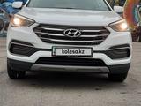 Hyundai Santa Fe 2017 года за 11 000 000 тг. в Алматы