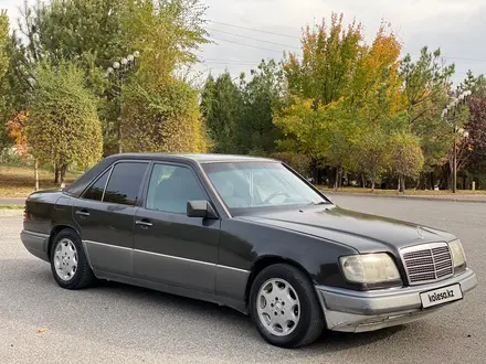 Mercedes-Benz E 220 1995 года за 1 850 000 тг. в Шымкент – фото 7