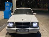 Mercedes-Benz E 200 1994 годаүшін1 800 000 тг. в Жезказган