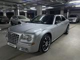 Chrysler 300C 2005 года за 6 000 000 тг. в Астана – фото 2