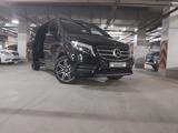 Mercedes-Benz V 250 2018 годаfor25 000 000 тг. в Алматы