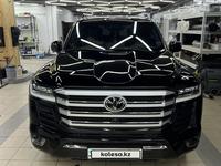 Toyota Land Cruiser 2022 года за 59 000 000 тг. в Астана