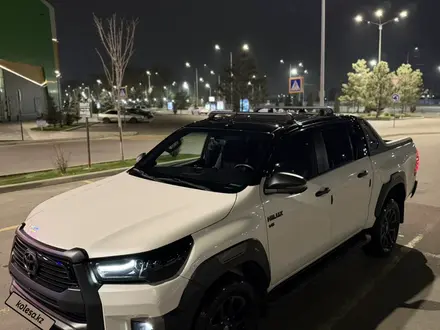 Toyota Hilux 2021 года за 28 000 000 тг. в Алматы – фото 4