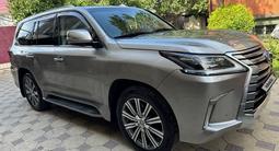 Lexus LX 570 2016 года за 37 000 000 тг. в Астана