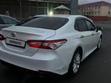 Toyota Camry 2017 года за 17 500 000 тг. в Тараз – фото 2