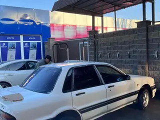 Mitsubishi Galant, 1989