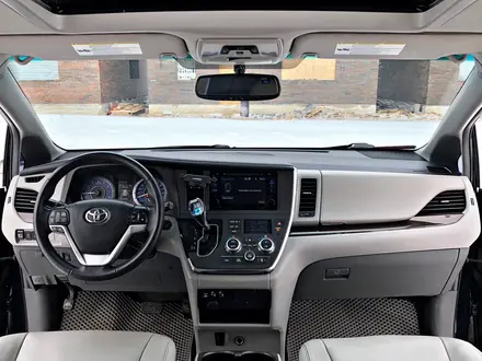 Toyota Sienna 2018 года за 15 000 000 тг. в Уральск – фото 13