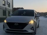 Hyundai Accent 2021 годаfor8 300 000 тг. в Актобе – фото 2