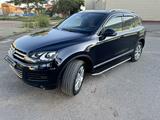 Volkswagen Touareg 2014 года за 14 900 000 тг. в Павлодар – фото 2