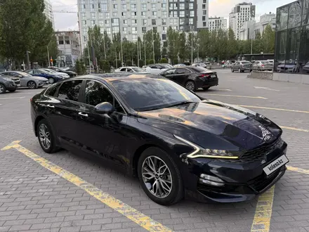 Kia K5 2021 года за 10 900 000 тг. в Астана – фото 4
