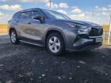 Toyota Highlander 2023 года за 22 800 000 тг. в Актобе – фото 5