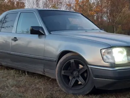 Mercedes-Benz E 230 1990 года за 1 700 000 тг. в Уральск – фото 4