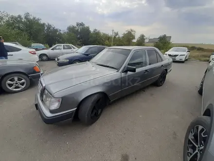 Mercedes-Benz E 230 1990 года за 1 700 000 тг. в Уральск – фото 5