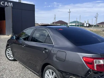Toyota Camry 2014 года за 4 600 000 тг. в Кульсары – фото 3