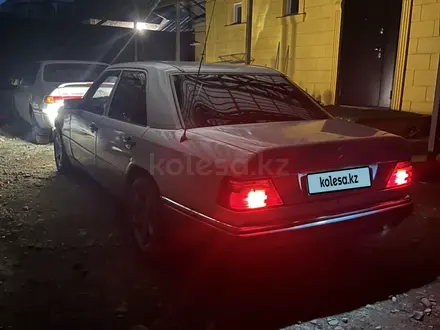 Mercedes-Benz E 280 1993 года за 2 700 000 тг. в Алматы – фото 5