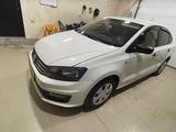 Volkswagen Polo 2020 года за 6 000 000 тг. в Атырау – фото 2