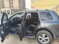 Volkswagen Touareg 2005 годаfor5 000 000 тг. в Актау