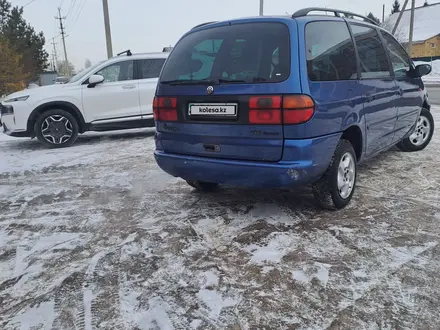 Volkswagen Sharan 1997 года за 2 300 000 тг. в Астана – фото 4