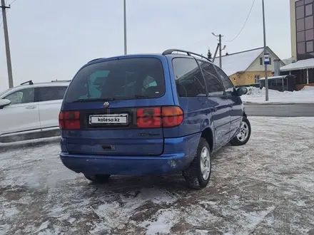 Volkswagen Sharan 1997 года за 2 300 000 тг. в Астана – фото 5