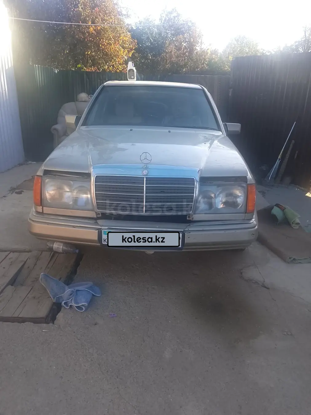 Mercedes-Benz E-Class, 1992