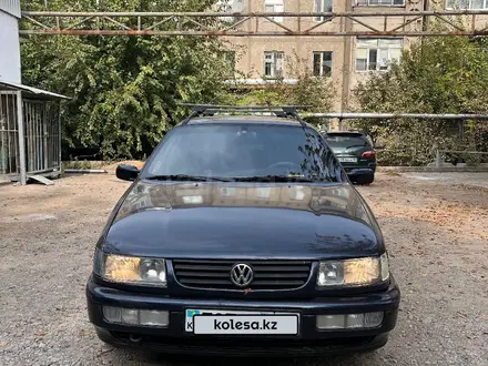 Volkswagen Passat 1995 года за 1 300 000 тг. в Шымкент – фото 12