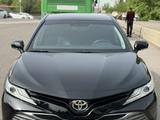 Toyota Camry 2018 годаүшін13 400 000 тг. в Алматы – фото 2