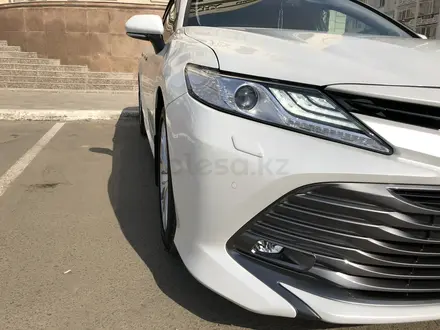 Toyota Camry 2018 года за 13 650 000 тг. в Астана – фото 19