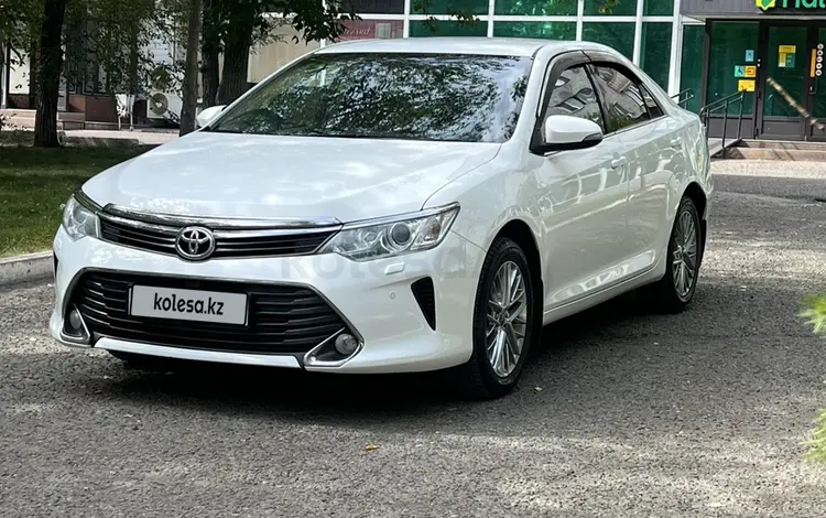 Toyota Camry 2015 года за 10 800 000 тг. в Семей