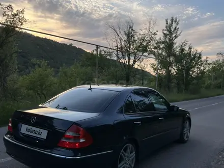 Mercedes-Benz E 320 2005 года за 5 900 000 тг. в Алматы – фото 11