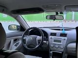Toyota Camry 2011 года за 6 900 000 тг. в Актобе – фото 5