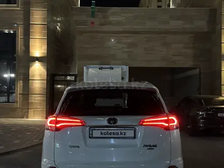 Toyota RAV4 2017 года за 11 700 000 тг. в Алматы – фото 2