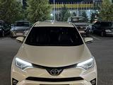 Toyota RAV4 2017 года за 10 700 000 тг. в Талдыкорган
