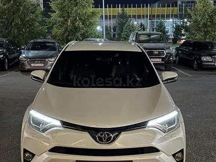 Toyota RAV4 2017 года за 11 700 000 тг. в Алматы – фото 3