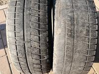 Шины 205/55 R16 — "Bridgestone Blizzak Revo GZ" (Япония), летние. за 10 000 тг. в Астана