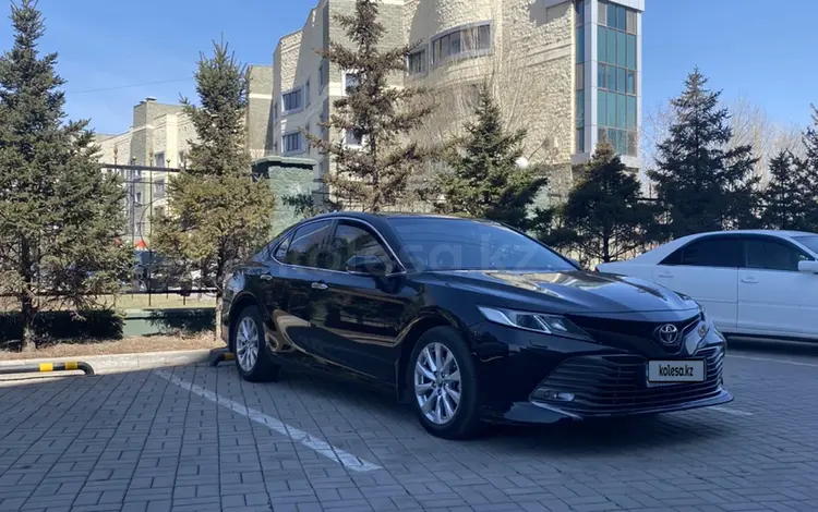 Toyota Camry 2018 года за 13 000 000 тг. в Алматы