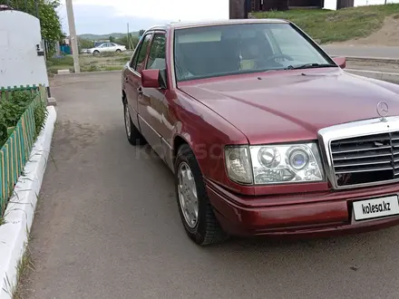 Mercedes-Benz E 260 1990 года за 2 000 000 тг. в Усть-Каменогорск – фото 2