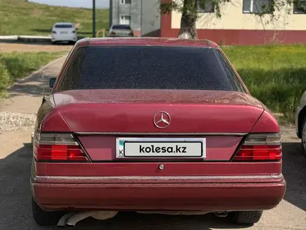 Mercedes-Benz E 260 1990 года за 2 000 000 тг. в Усть-Каменогорск – фото 11