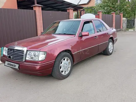 Mercedes-Benz E 260 1990 года за 2 000 000 тг. в Усть-Каменогорск