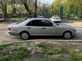 Mercedes-Benz E 240 1998 года за 3 150 000 тг. в Алматы – фото 2