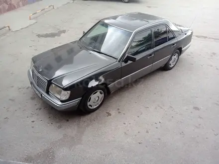 Mercedes-Benz E 220 1994 года за 2 000 000 тг. в Кызылорда – фото 3