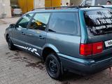 Volkswagen Passat 1995 года за 1 700 000 тг. в Уральск – фото 2