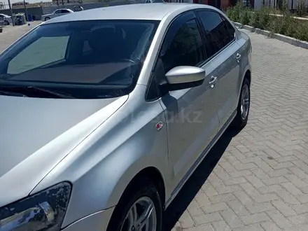 Volkswagen Polo 2011 года за 1 700 000 тг. в Актау – фото 2