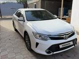 Toyota Camry 2016 года за 10 000 000 тг. в Алматы – фото 2