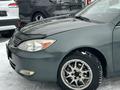 Toyota Camry 2002 годаүшін4 000 000 тг. в Актобе – фото 2